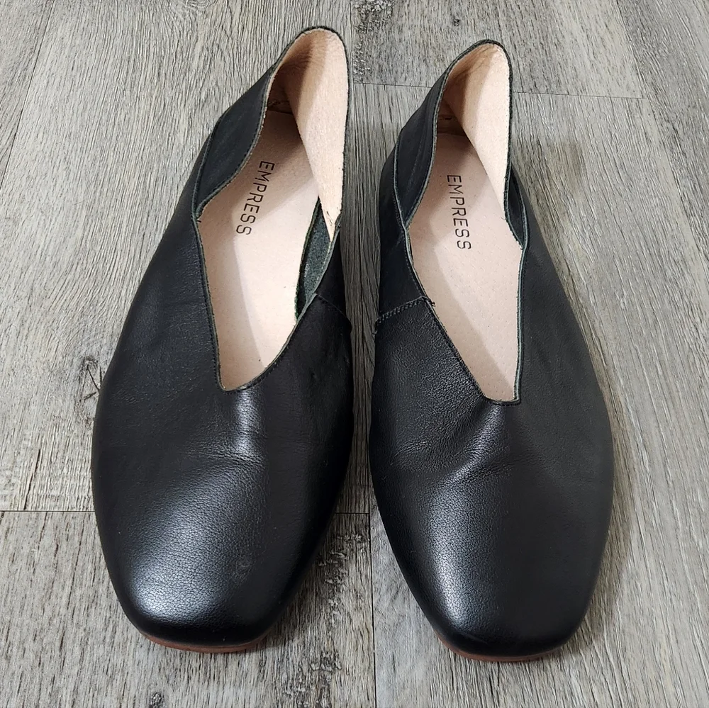 Empress Bindya Comfi  Black Flats  Women's Loafers‎